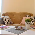 Apartmán Křižíkova, 3 BEDROOM Peaceful, Central residence home in Karlín !