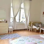 Apartmán Křižíkova, 3 BEDROOM Peaceful, Central residence home in Karlín !